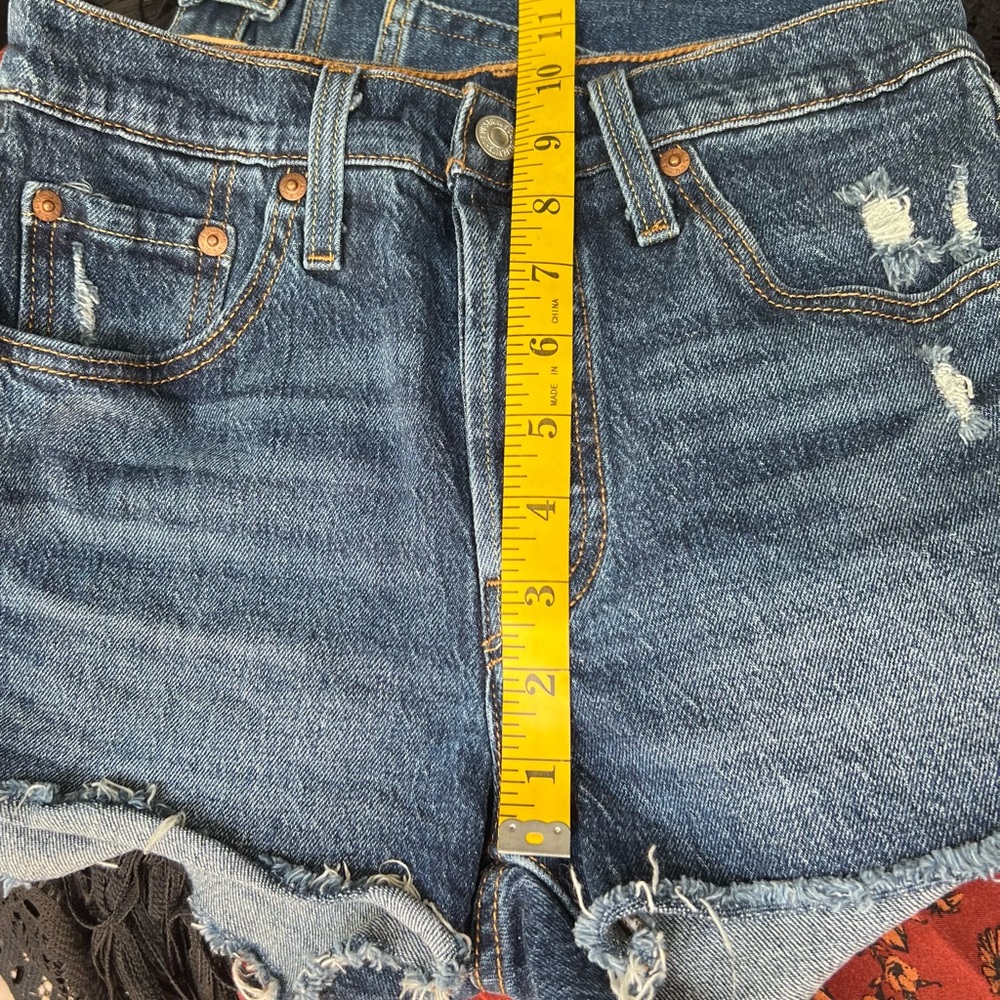 Levi’s 501 HighRise Button Fly Cutoff Denim Shorts Dark Blue Indigo Wash 25 - Picture 12 of 12